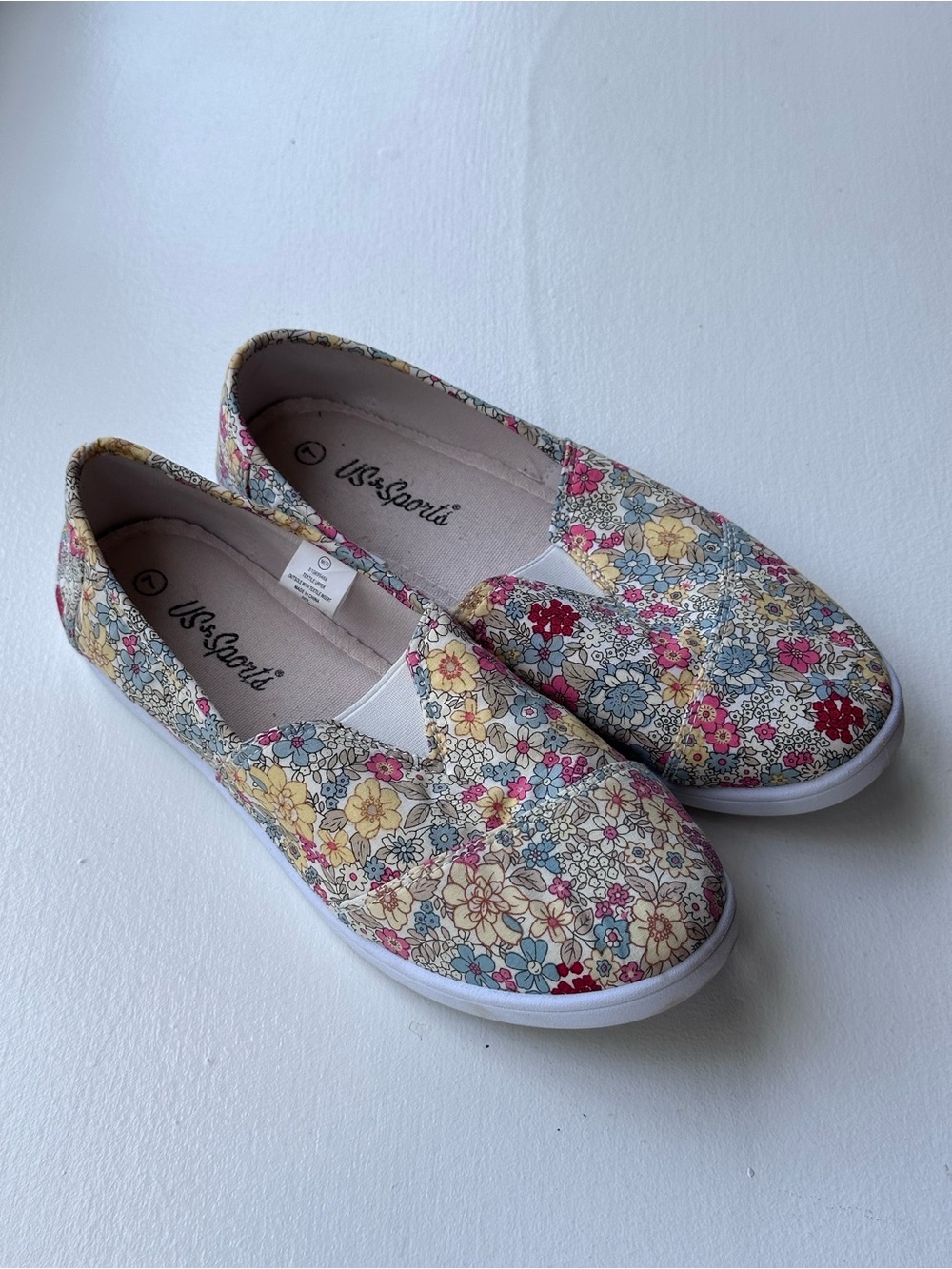 US Sports Floral Print Slip-On Shoes size 7